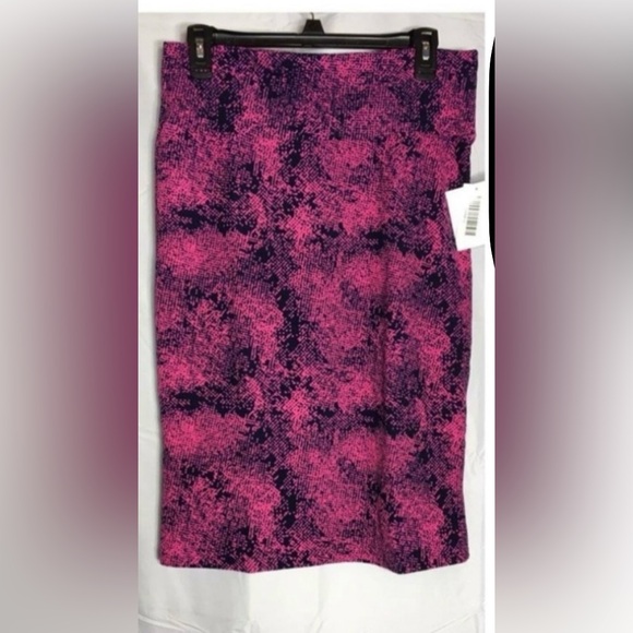 LuLaRoe Dresses & Skirts - •NWT•M•UNIQUE HOT PINK PRINT CASSIE PENCIL SKIRT•